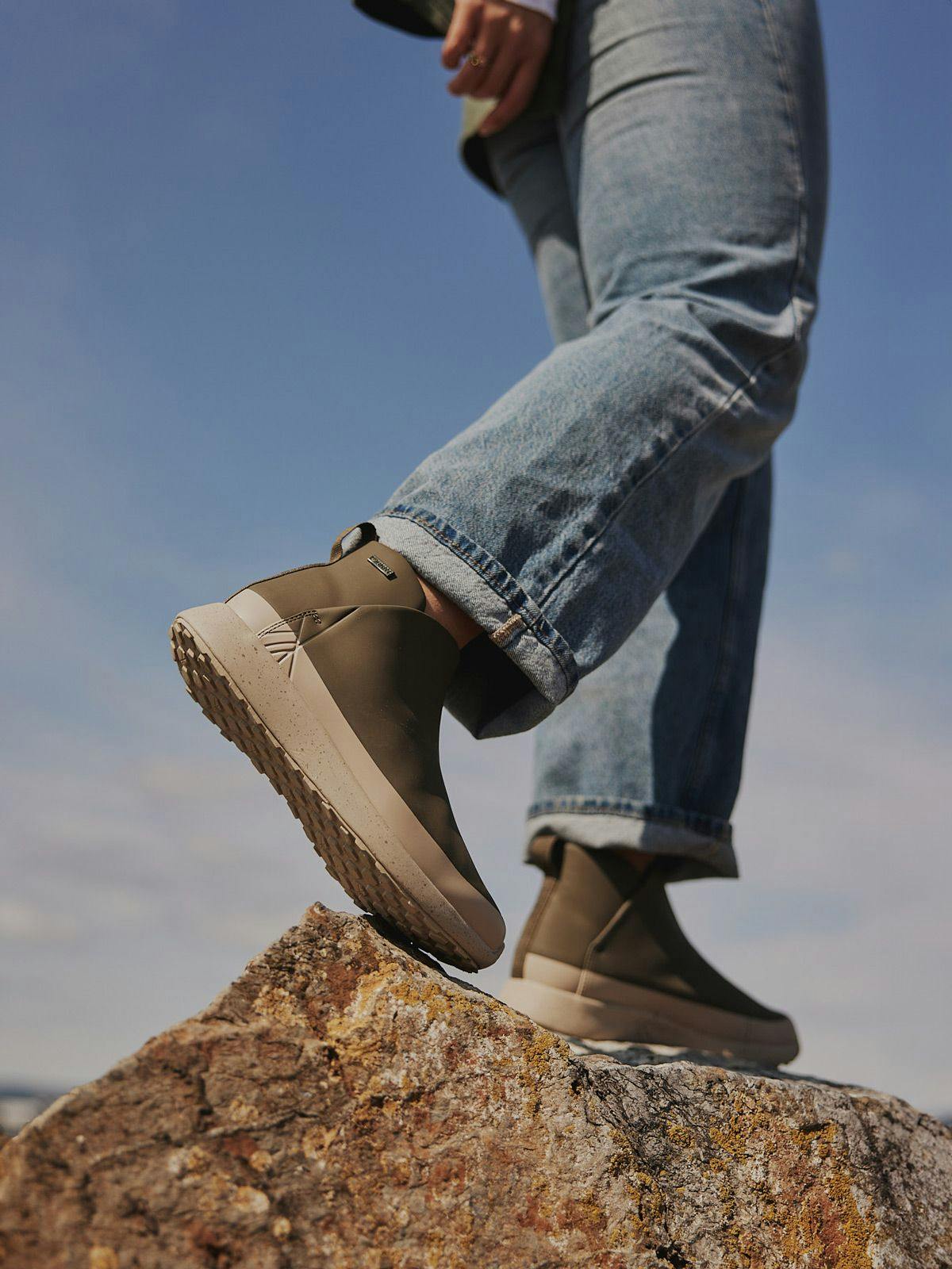 Forbedre ditt daglige antrekk med Røros Mud støvletter, med vanntett PU, en klassisk sneaker-såle, og en ekstra beskyttelse.