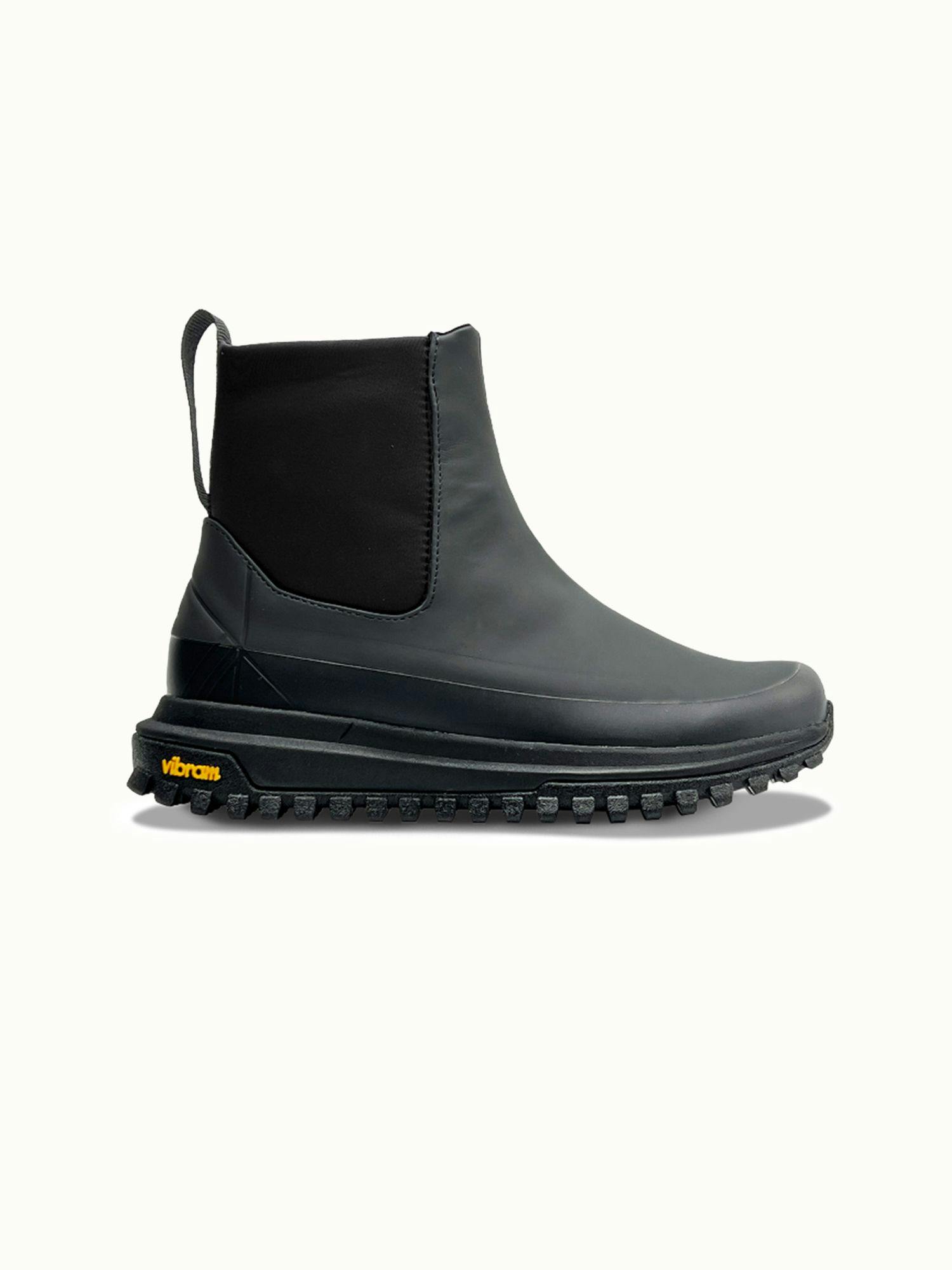 Step confidently into the elements with Sola waterproof Chelsea boots, engineered with a Vibram Chopper outsole for unmatched grip and a lightweight, waterproof PU construction.