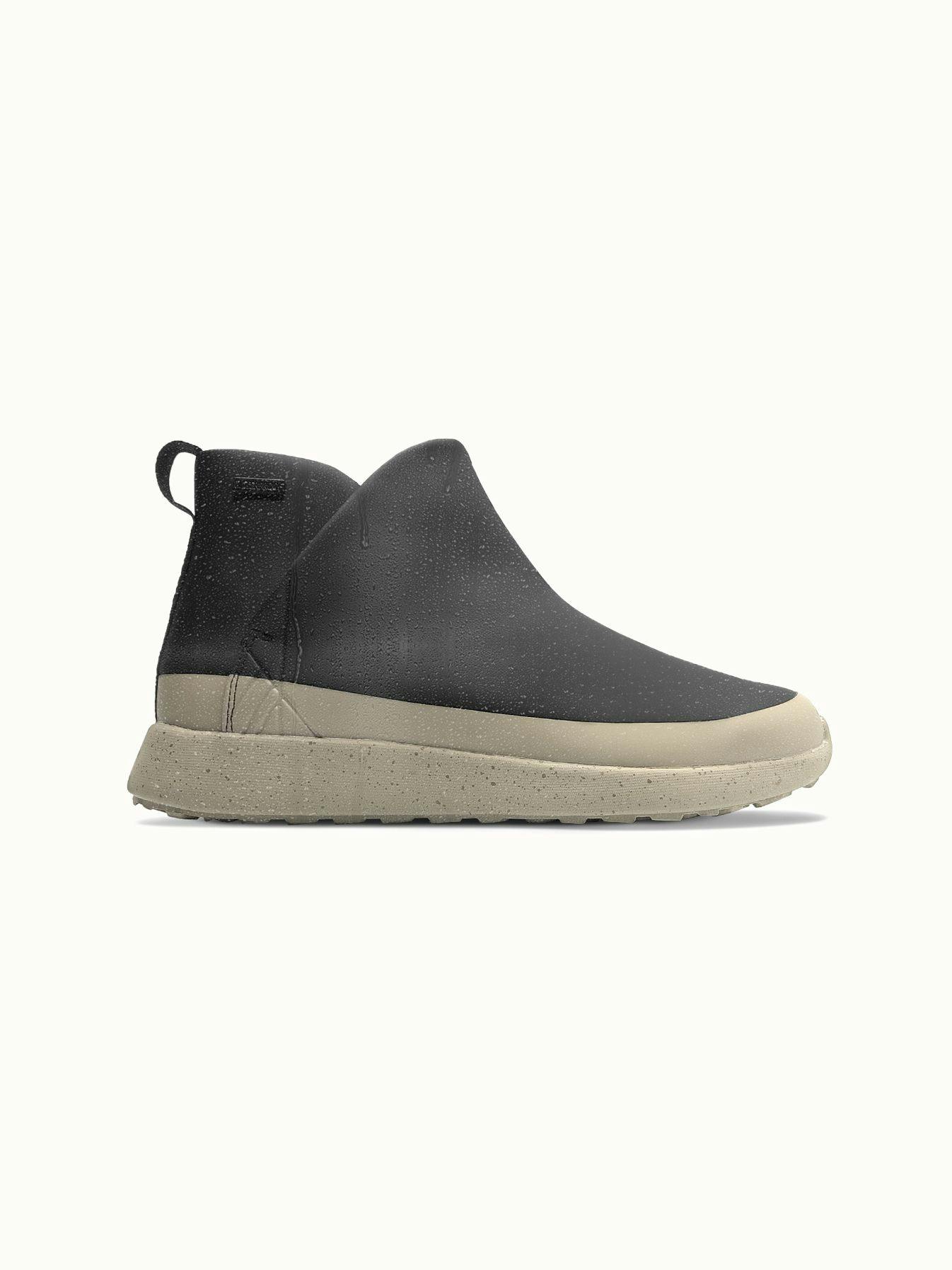 Elevate your daily wear with Røros Mud ankle boots, featuring waterproof PU, a classic sneaker sole, and a mudguard.